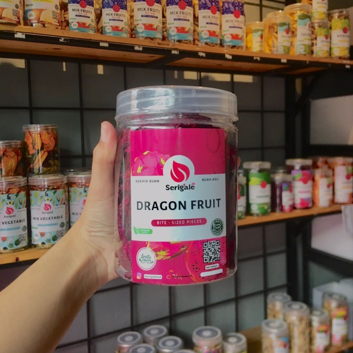 

BARANG TERLARIS Serigale Keripik Buah Naga I Kemasan Toples 650 ML I Premium Dragon Fruit Chips I