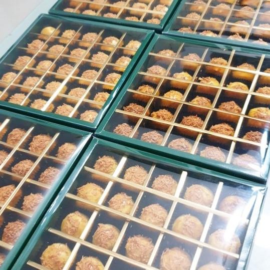 box kotak nastar kardus kemasan hampers kue lebaran sekat 25 hijau BPS