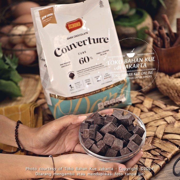 

Schoko CUBE 60% 1kg Coklat Dark Chocolate Couverture Cokelat Baking