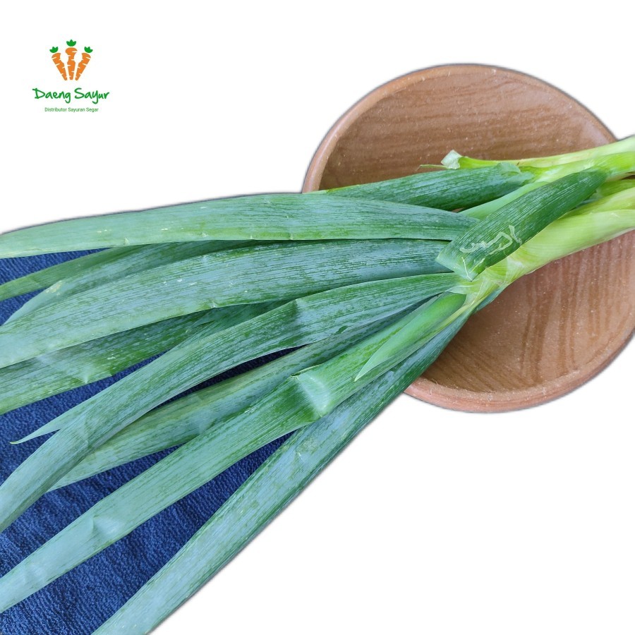 

Daun Bawang Besar Prei Prey Segar - 500gram