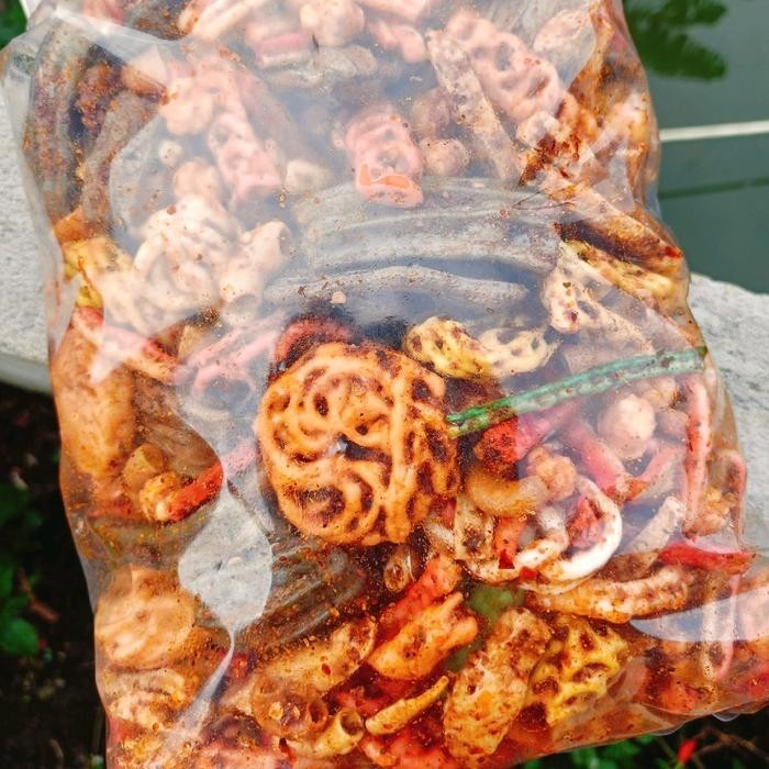 

TERPERCAYA NeW KERUPUK SEBLAK MIX SEBLAK CAMPUR PEDAS DAUN JERUK 1KG KRUPUK JENGKOL KRUPUK PEDO