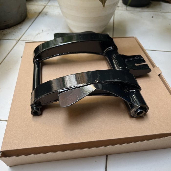 engine mounting custom mundur vario 125 dan vario 150