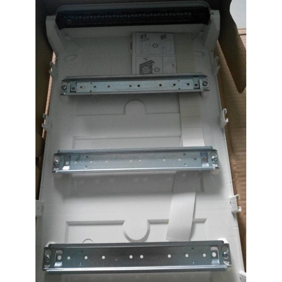 BOX MCB HAGER 54 GRUP INBOW VF318TM Original dan Terpercaya