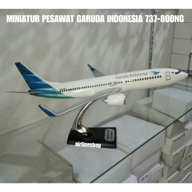 Miniatur Pesawat Garuda Indonesia Boeing 737-800Ng (38Cm)
