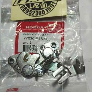 Engsel Jok Honda Scoopy F1 Scoopy Esp K93 77230 K16 900 Original Ahm Terbaik