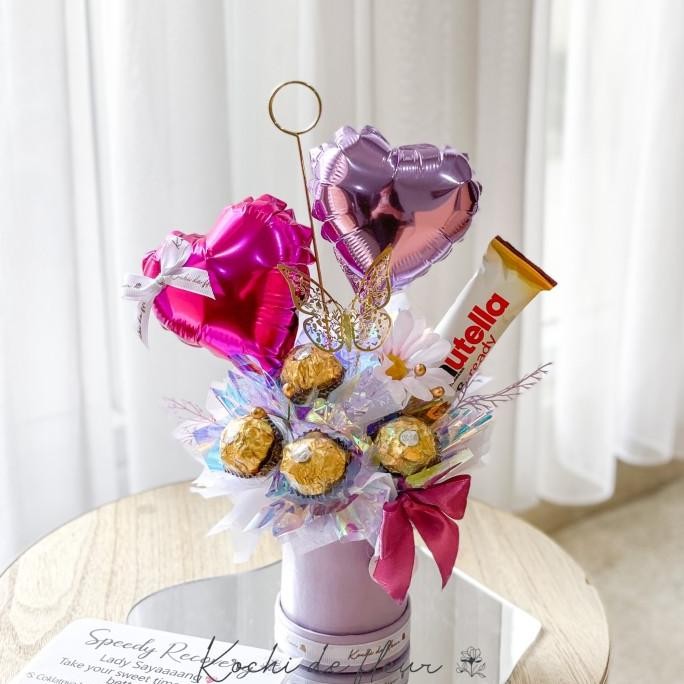 

Ferrero rocher bloom box/buket coklat nutella/Hologram buket/wisuda Terlaris
