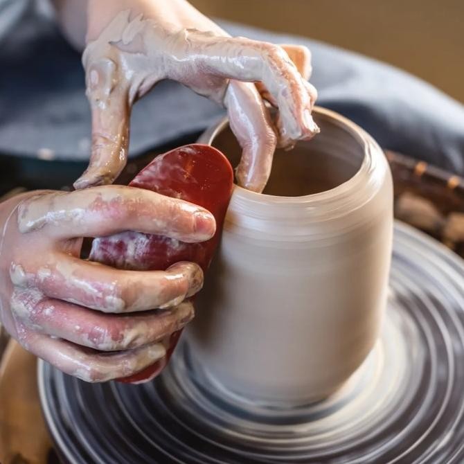 

Rubber Kidney Throwing Rib Smoothing Finishing Pottery Clay Tool murah