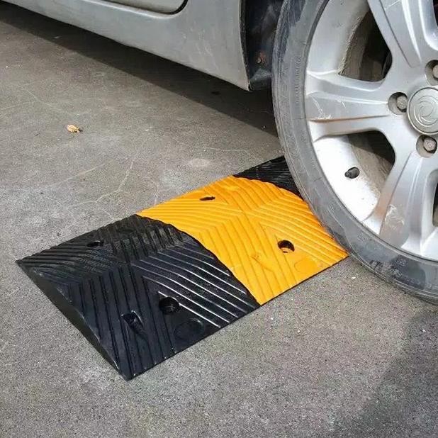 Polisi Tidur 100Cm Karet Rubber Speed Bump 7Cm New Stok