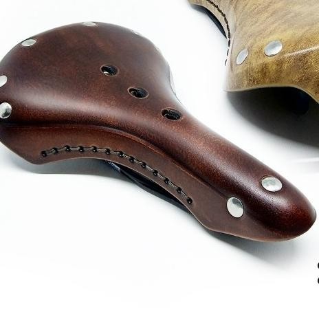 Gyes saddle CL17 A 1 brown type Classic kayu kulit stenlies .