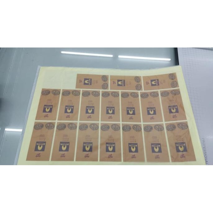

STIKER LABEL CUSTOM VINYL, CROMO, TRANSFARAN, GLOD A3 1 HARI SElESAI murah