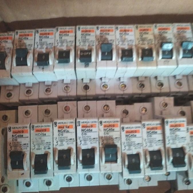 ORIGINAL mcb 1phase merlin gerin