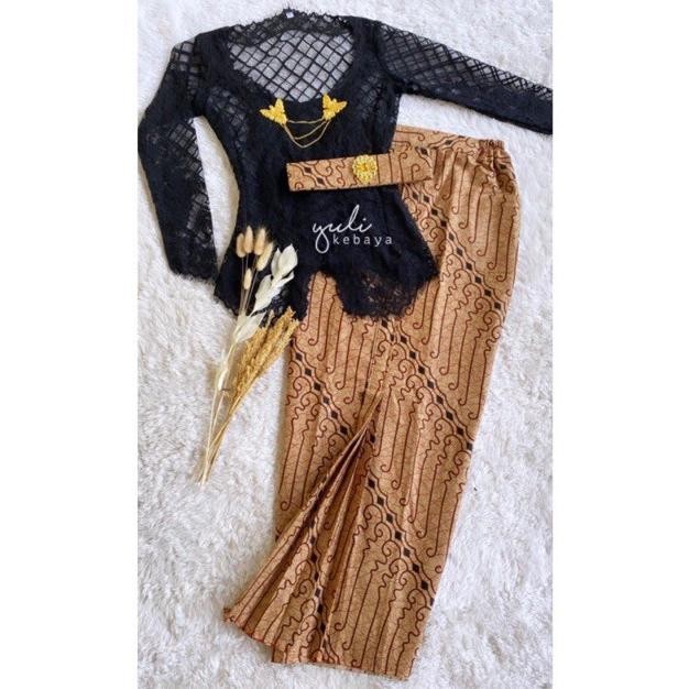 ''Terlaris" Set Kebaya Bali Hitam Modern Semi Italy Norvina Premium