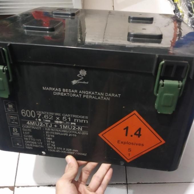 

BOX KOTAK PLASTIK BEKAS AMUNISI PLURU PINDAD SERBAGUNA
