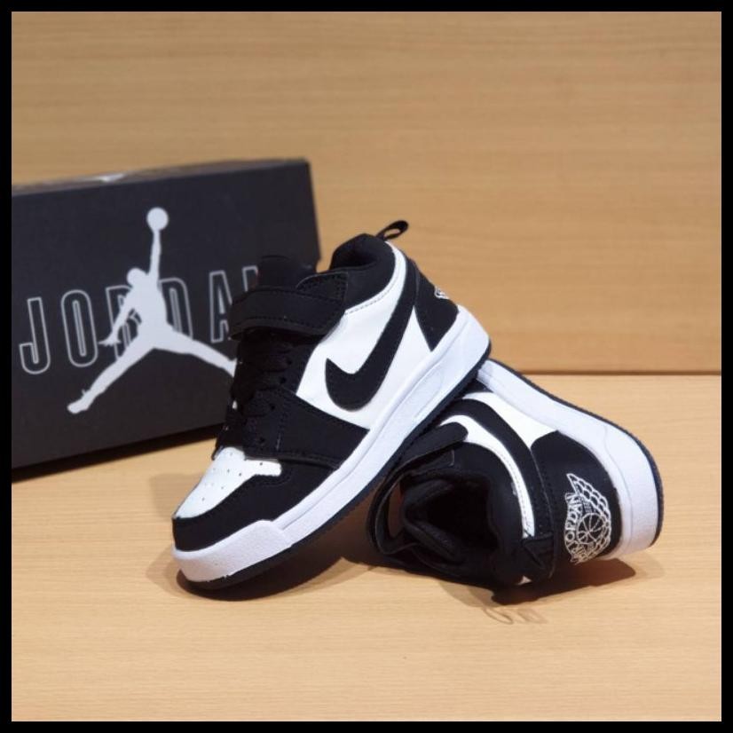 SEPATU ANAK KIDS SEPATU SEKOLAH ANAK SNEAKER ANAK NIKE AIR JORDAN UNISEX COWO CEWE BLACK WHITE PREMI