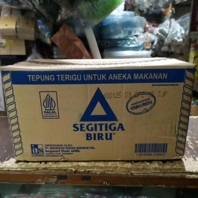 

Grosir Tepung Terigu Segitiga Biru Ekonomis Kg 1 Dus / 12 Pcs