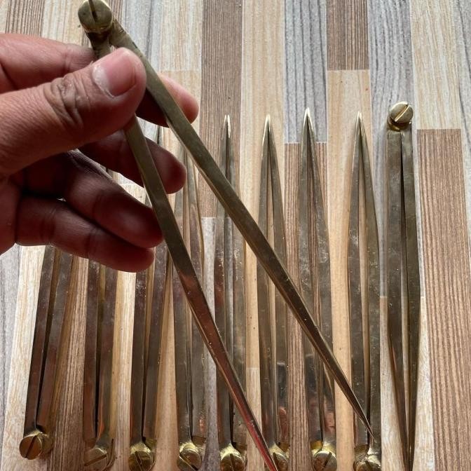 

Jangka Peta Kuningan 7 Inch