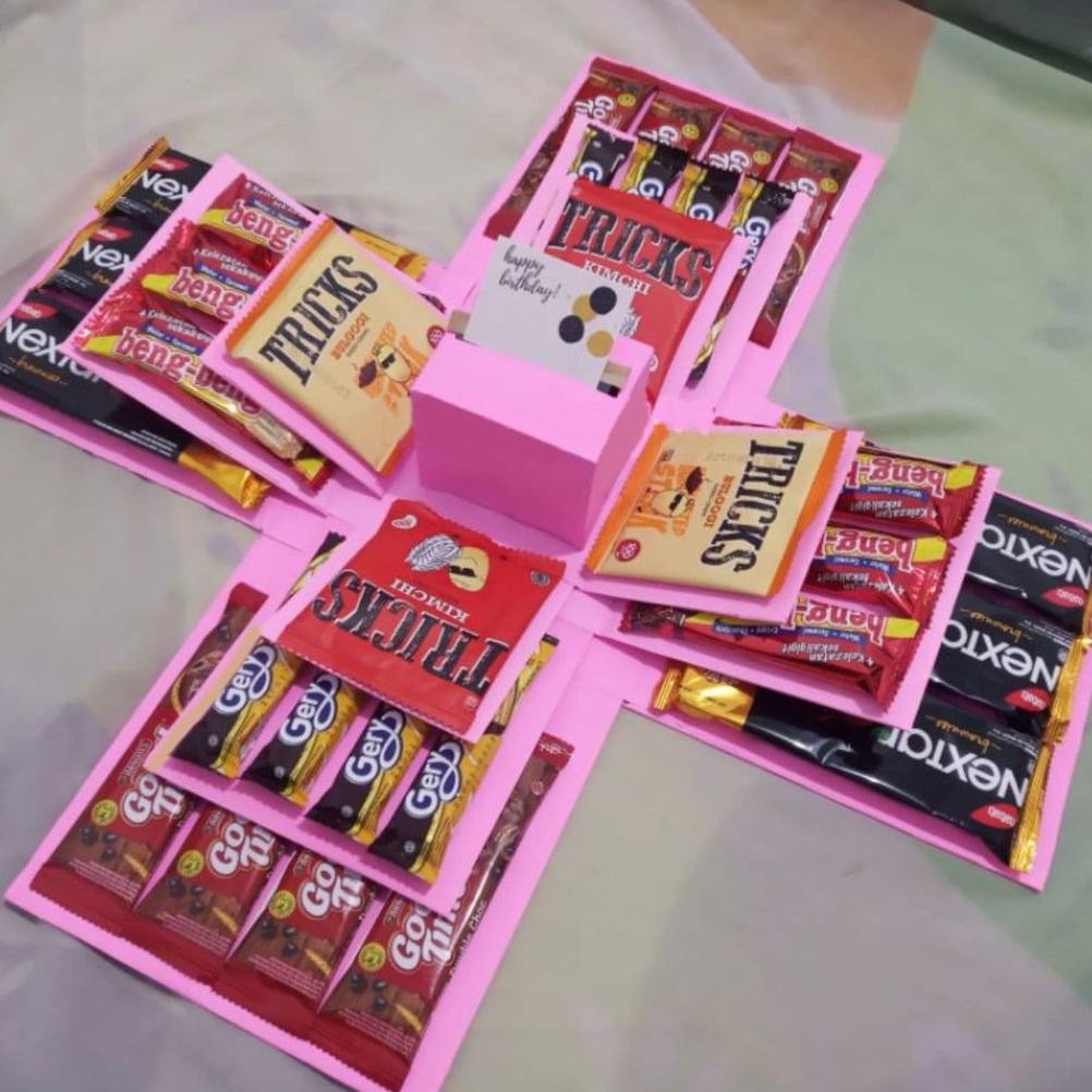 

SNACK BOX, BOX TARIK UANG ,EKSPLOSION BOX SNACK TARIK UANG , BOX UANG, KADO ULANG TAHUN CEWEK PAKET BOX, KADO ULTAH WANITA, GIFT BOX 3 LAYER ADA TARIK UANG (TUTUP TIAP LAYER)