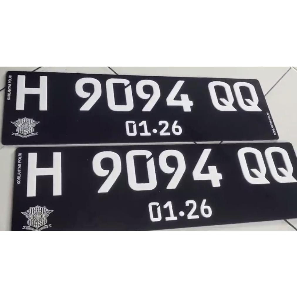 Plat Mobil Variasi Akrilik Putih-Hitam / Plat Mobil Font Baru