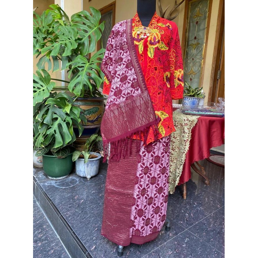 SONGKET TENUN BALI KOMBINASI BENANG MAS