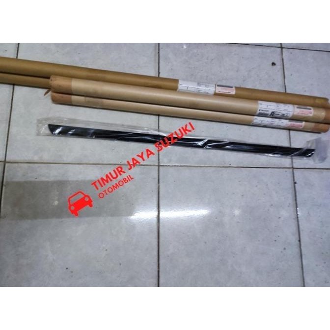 Pelipit Pintu/ Kaca Depan Luar / Dalam Katana Asli Sgp - Asli