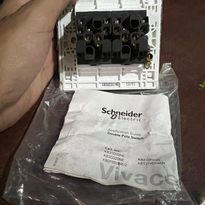 Miliki Saklar Seri Vivace Schneider Kb32D20Ne 20A /Schneider Kb32D20Ne Ori