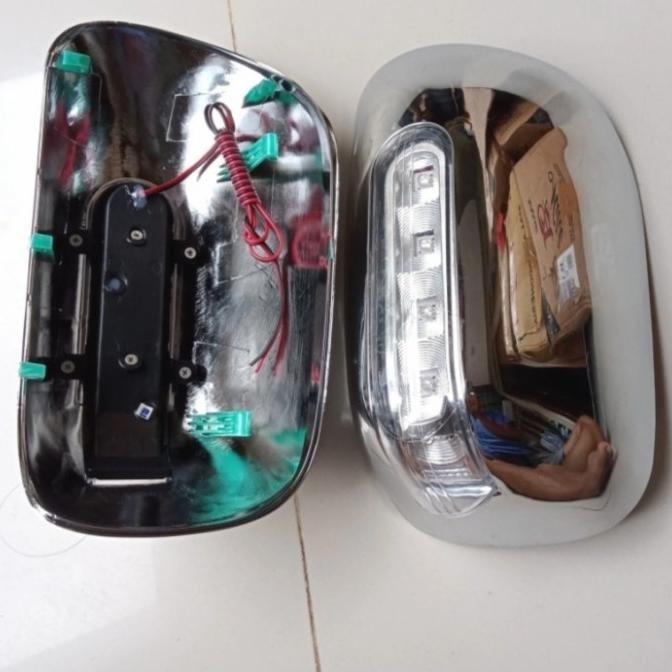 New cover spion/Batok Spion Avanza 2008-2011 Lampu LED