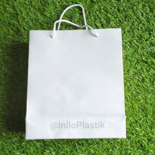 

Ok75 Ex45 Paper Bag / Shopping Bag / Goodie Bag 26 X 33 X 7Cm @12 Pcs Terlaris
