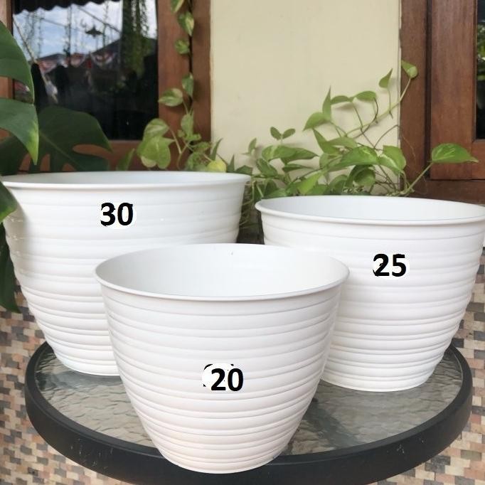 pot tawon putih, pot bunga plastik ukuran 20 25 30 tawon putih