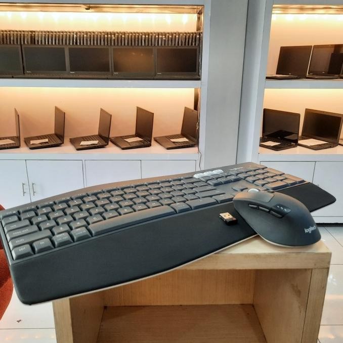 Logitech Mk850 Multi-Device Wireles/Bluetooth Keyboard Mouse New Stok