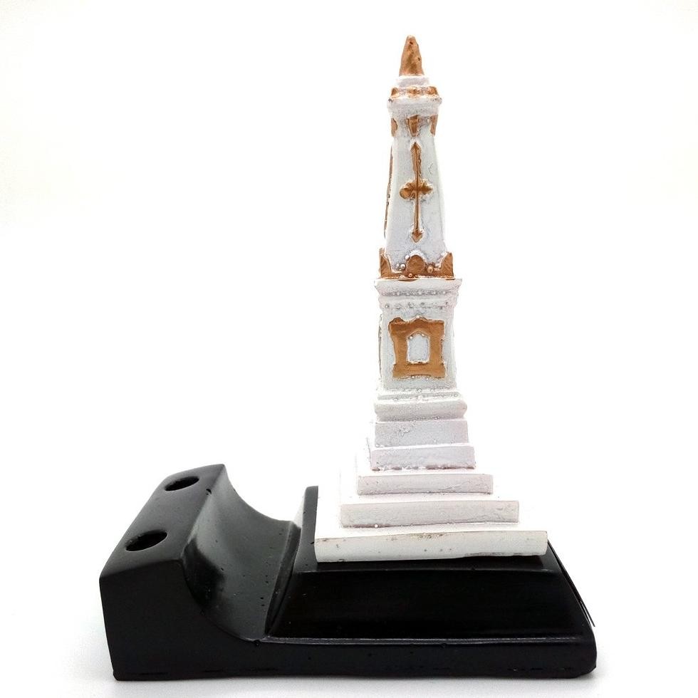 

Best Seller Miniatur Tugu Jogja + Tempat Pena 12X9X6 Cm