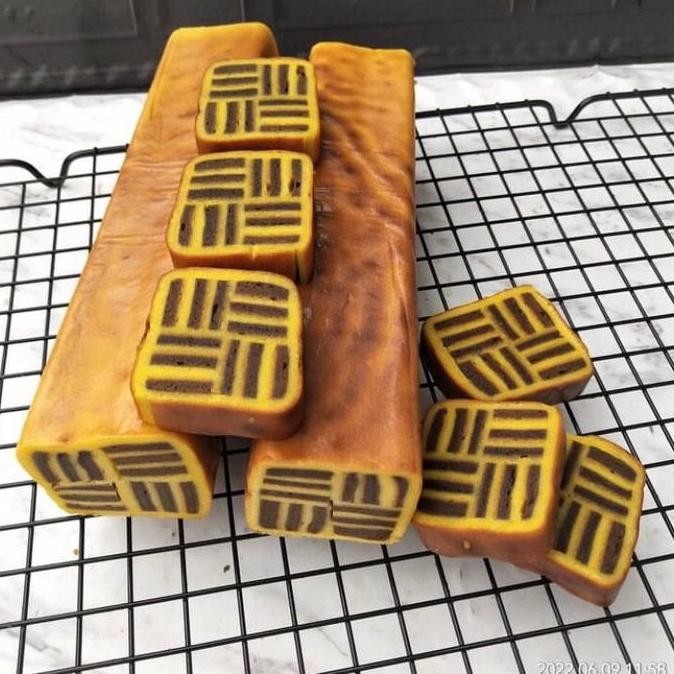 

Lapis legit Roll tikar premium