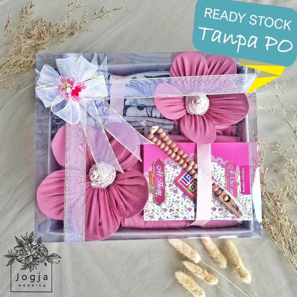 Seperangkat Alat Sholat Cewek Unuk Mahar Pernikahan Hamper Kado Bahan Mukena Katun Adem Polos Motif 