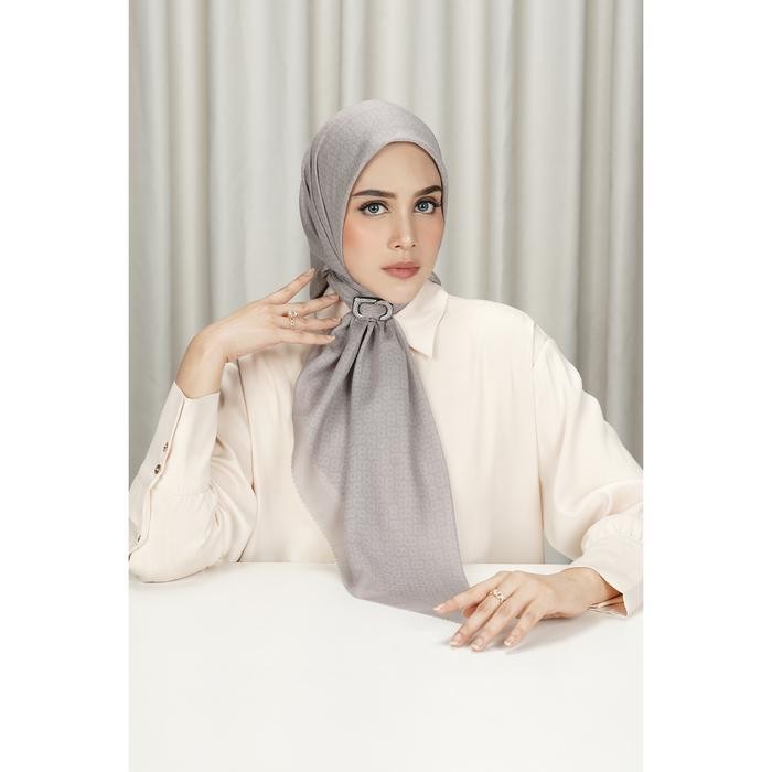 Buttonscarves Tapis Square