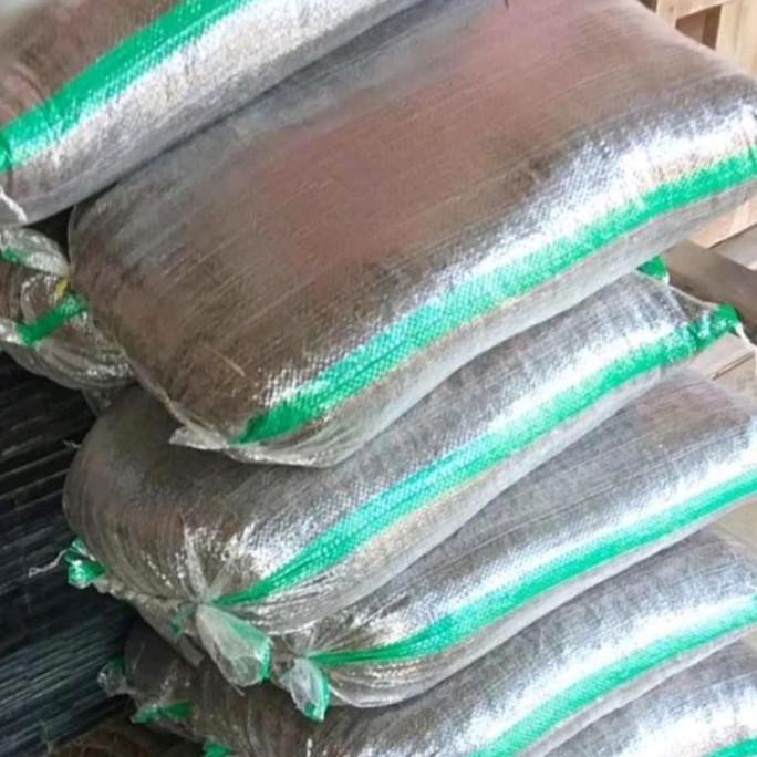 

Terlaris Pupuk Kandang Organik Kotoran Hewan Sapi 25Kg Kualitas Premium Tidak Bau Hasil Permentasi