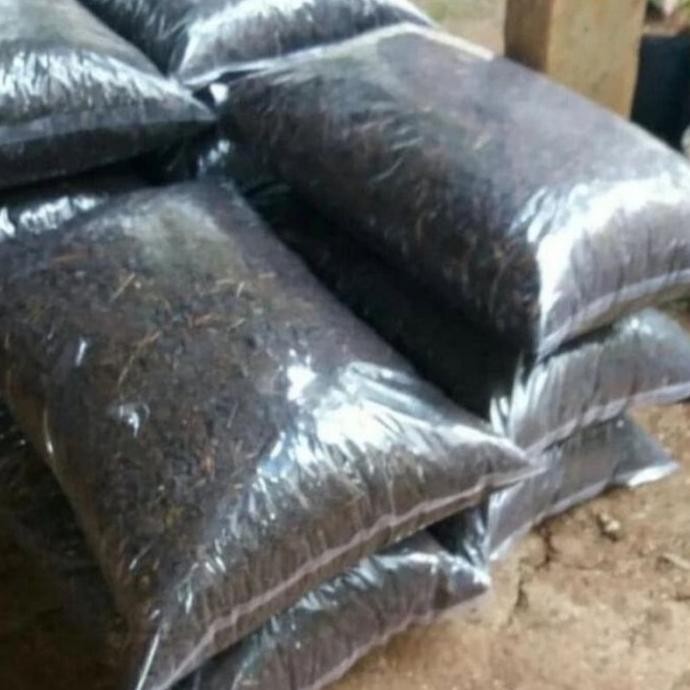 

Terlaris Pupuk Kandang Organik Kotoran Kambing Murni Kemasan 1 Kg [Termurah]