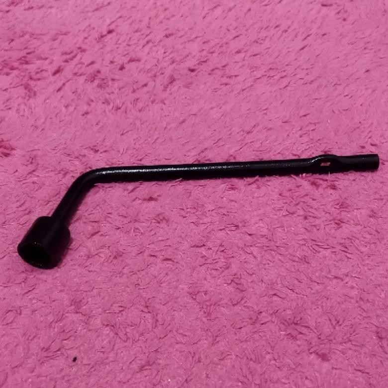 Ready Paket Kunci Roda 21 ( Kunci Roda 21, Handle Dongkrak Set & Obeng)