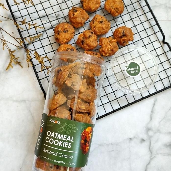 

Ro Cooie Oatmeal Cooie Almond Chocolate Jar Bear