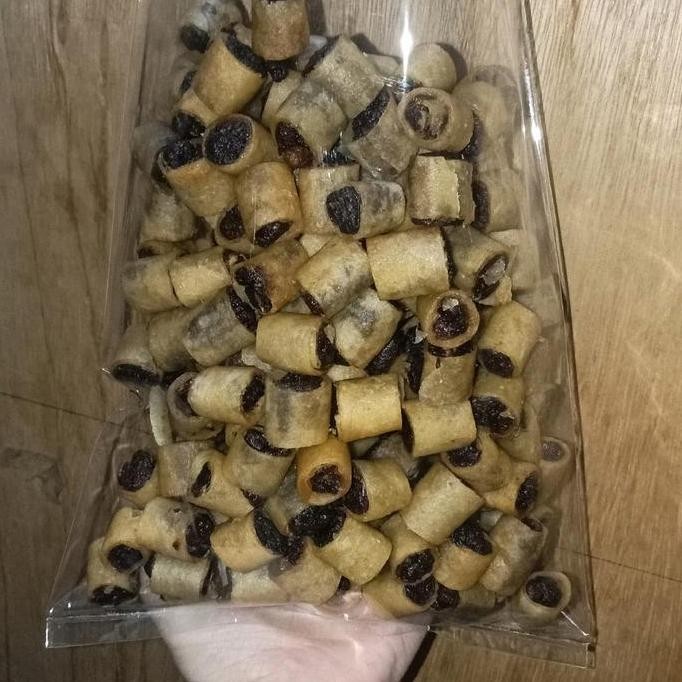 

HIW sumpia sale pisang manis crispy 500 gram Camilan Food Snack Makanan Cemilan Keripik Kripik Pedas Asin Chips