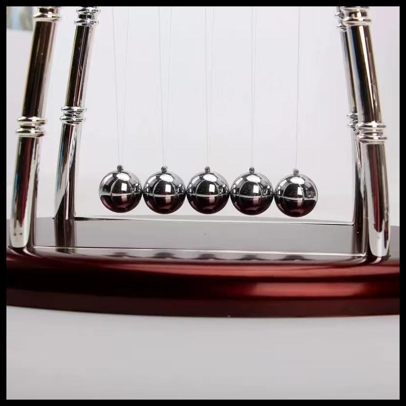 NEWTON'S CRADLE PAJANGAN MEJA PENDULUM NEWTON HIASAN MEJA