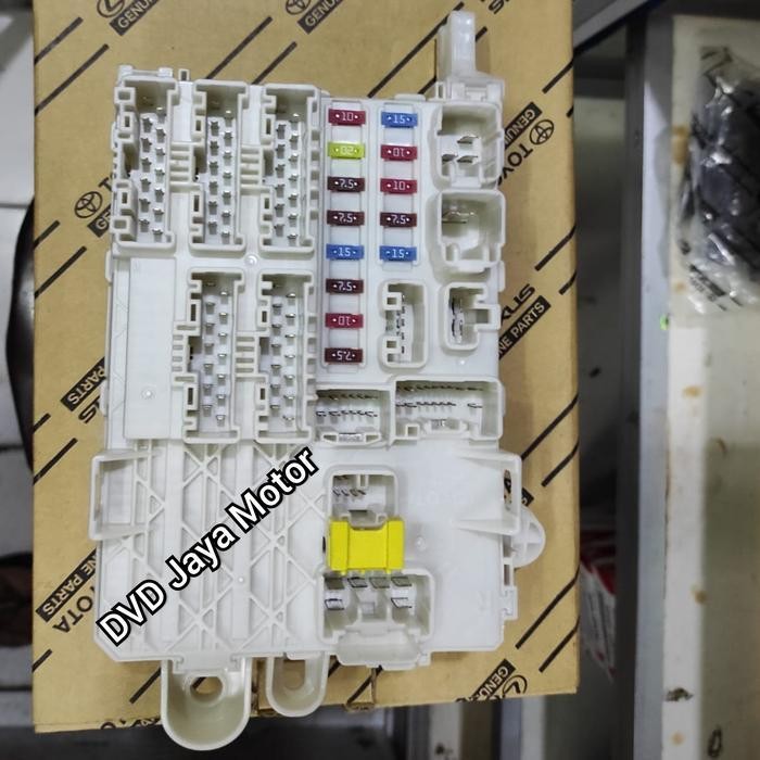 Fuse Box Toyota Innova Fortuner Hilux 82730-0K021 Original Original Dan Terpercaya