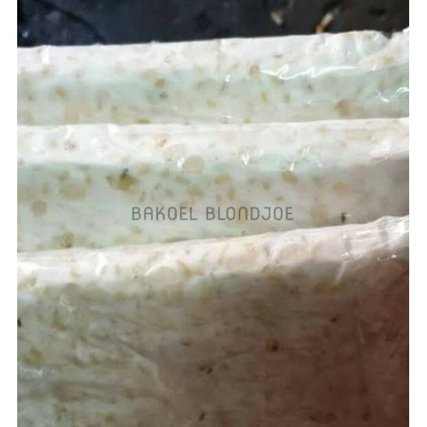 

Tersedia Sekarang Tempe Kedelai Daun Enak Gurih 1 Papan Ukuran Sedang Super Murah