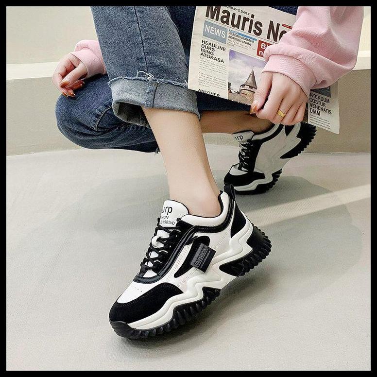 IDEALIFESHOES SEPATU SNEKAERS WANITA KOREA HITAM SEKOLAH