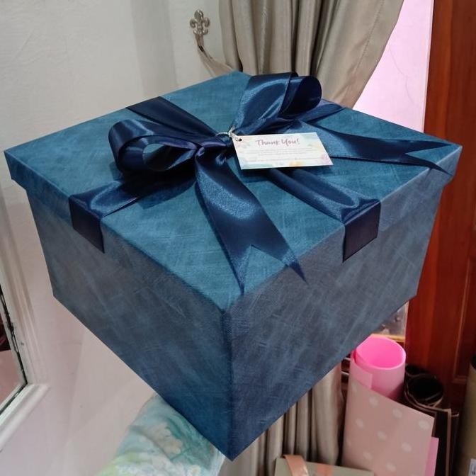 

ready Kotak kado / kotak goft / box kado ukuran 25,5x24,5 tinggi 14cm