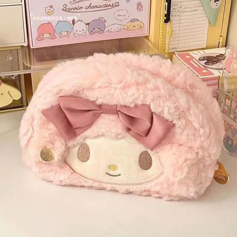 

TEMPAT PENSIL KAIN BULU SANRIO KOTAK PENSIL BULU MAKE UP POUCH TAS KOSMETIK MELODY CINNAMOROLL AST