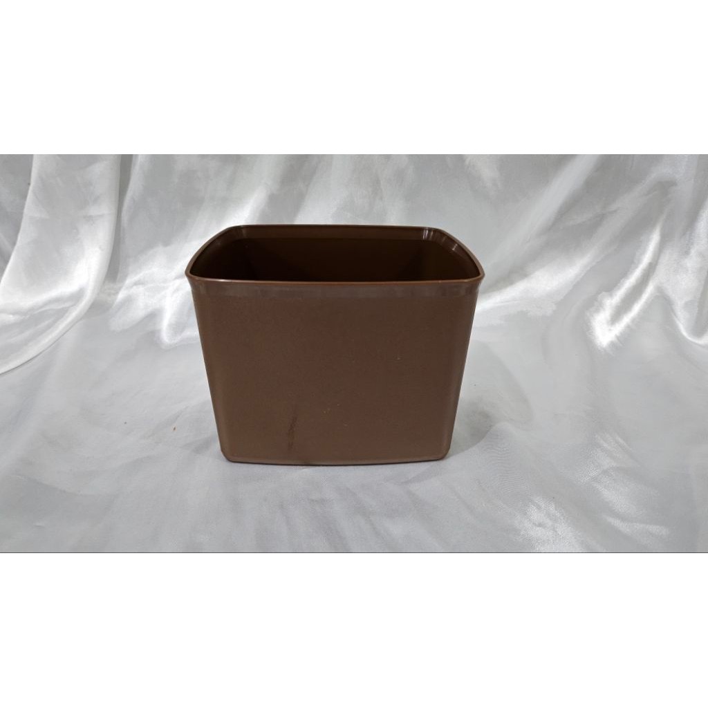 base medium square round coklat tupperware