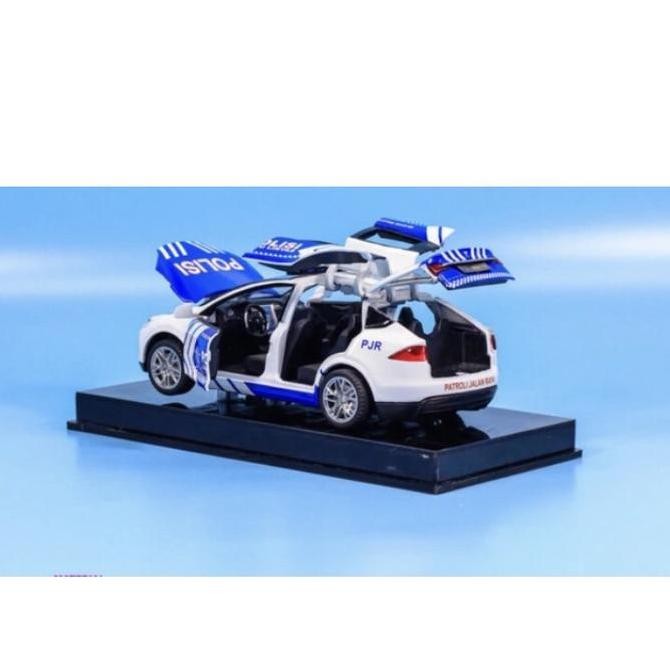 Diecast Mobil Listrik Tesla Custom Polisi Patwal Skala 1/32