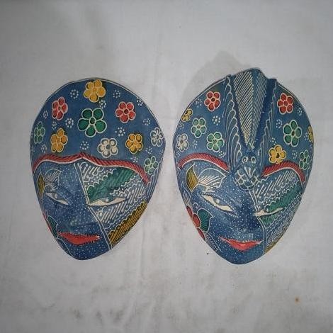 Hiasan Dinding Topeng Batik Topeng Merak Topeng Panji Bahan Kayu Ukuran L (Besar) Motif Batik Tulis