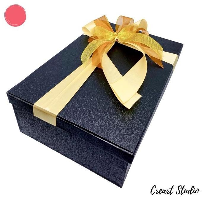 

ready stock Kotak Kado Gift Box 30x20 cm Tinggi 10 cm - Hitam