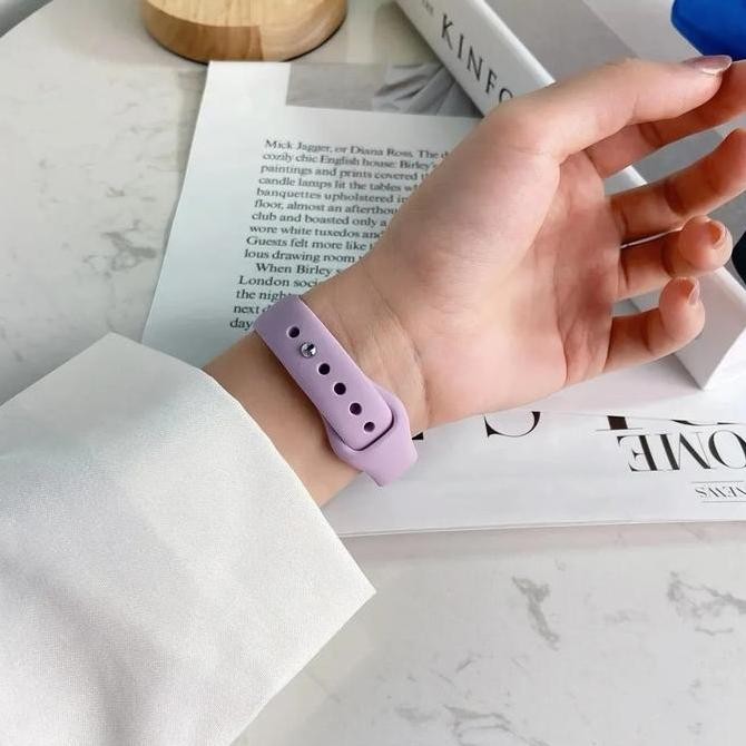 Slim Silicone Strap for IWatch Apple Watch Ultra 2 Ultra  49mm 46mm 45mm 41mm 44mm 40mm 42mm 38mm Se