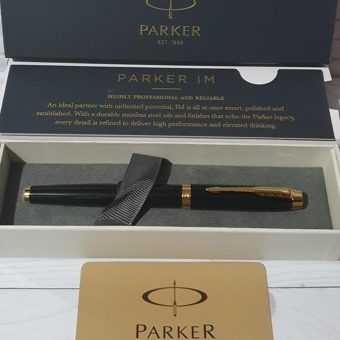 

BEBAS ONGKIR - Pulpen Parker Original IM New LQ Black GT Roller Ball Free Grafir Nama Stationery